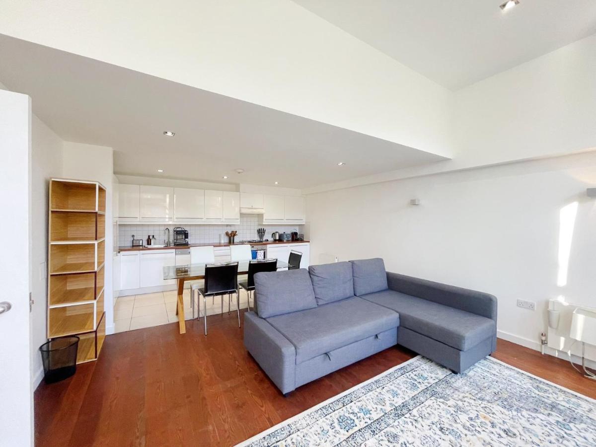 Portobello Dock Canalside Apartment London Exterior photo