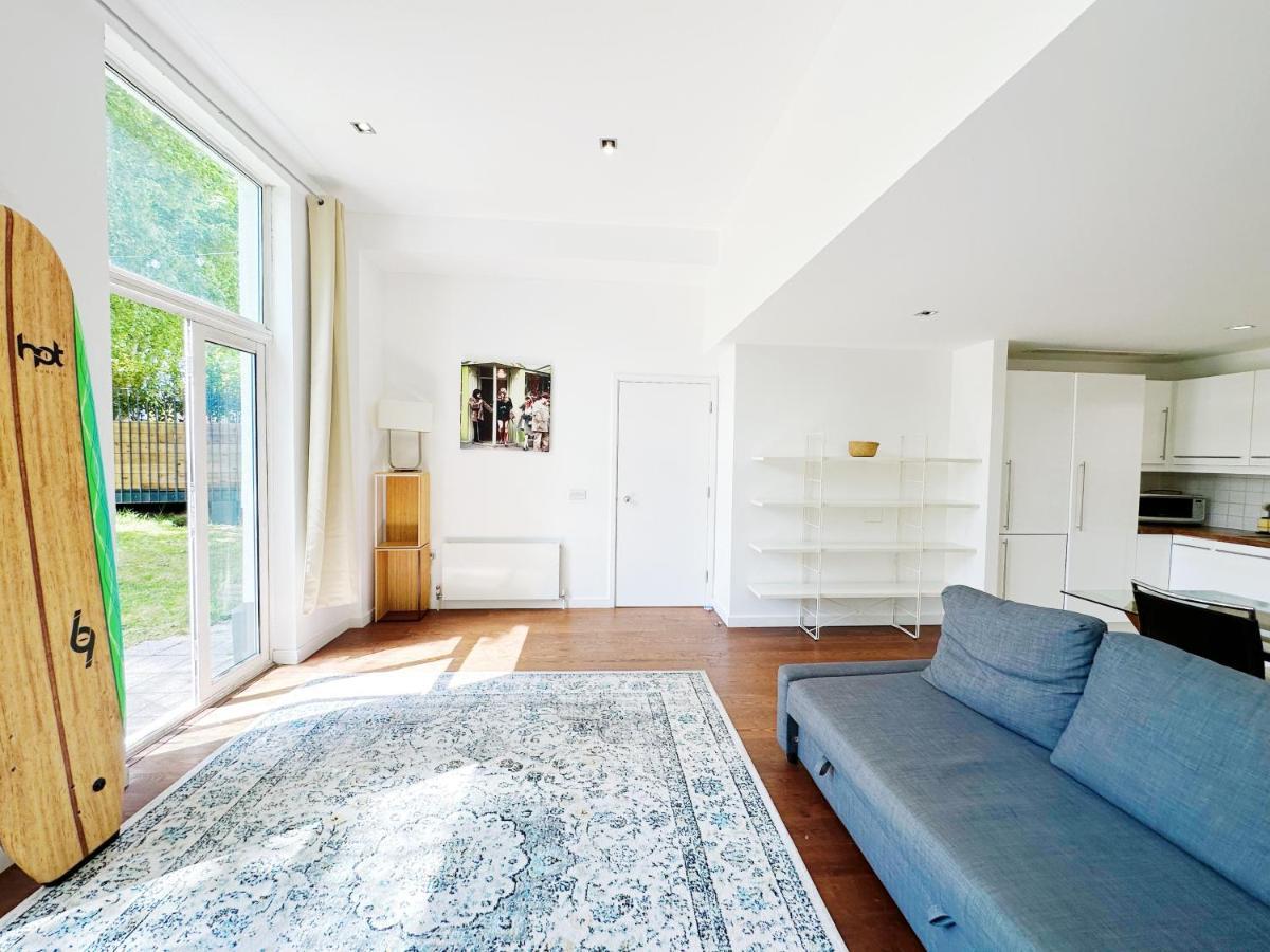 Portobello Dock Canalside Apartment London Exterior photo
